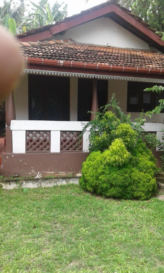 The Ocean Bed and Breakfast Unawatuna Buitenkant foto