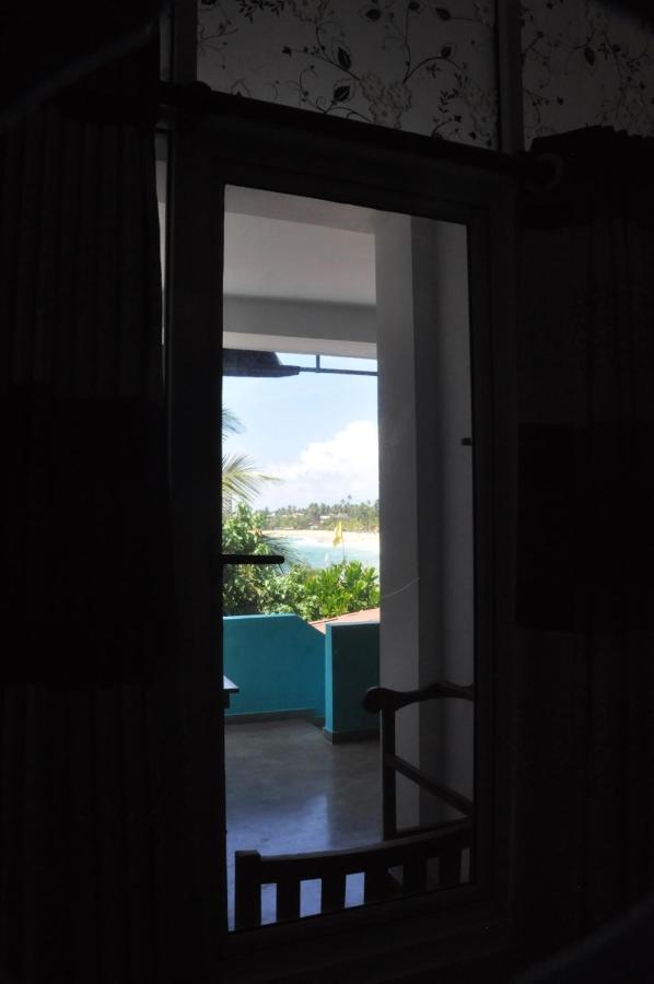 The Ocean Bed and Breakfast Unawatuna Buitenkant foto