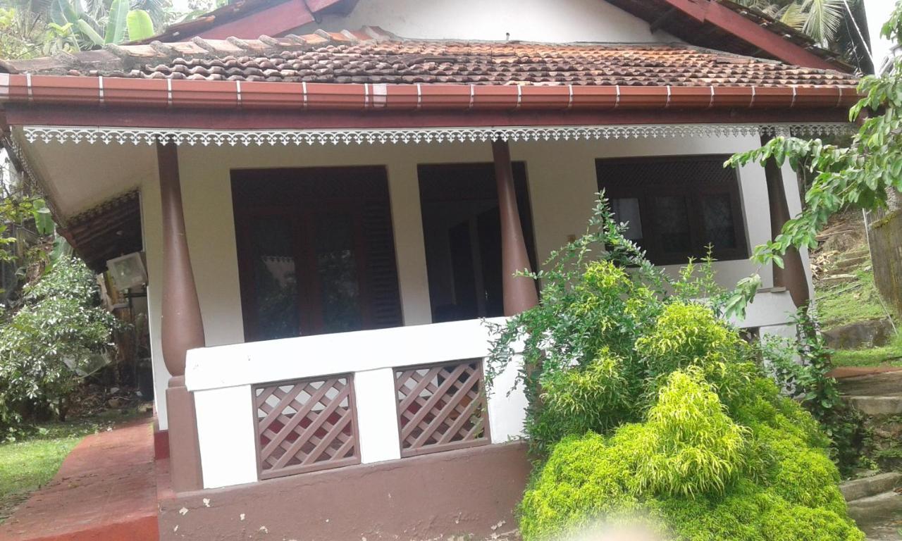 The Ocean Bed and Breakfast Unawatuna Buitenkant foto