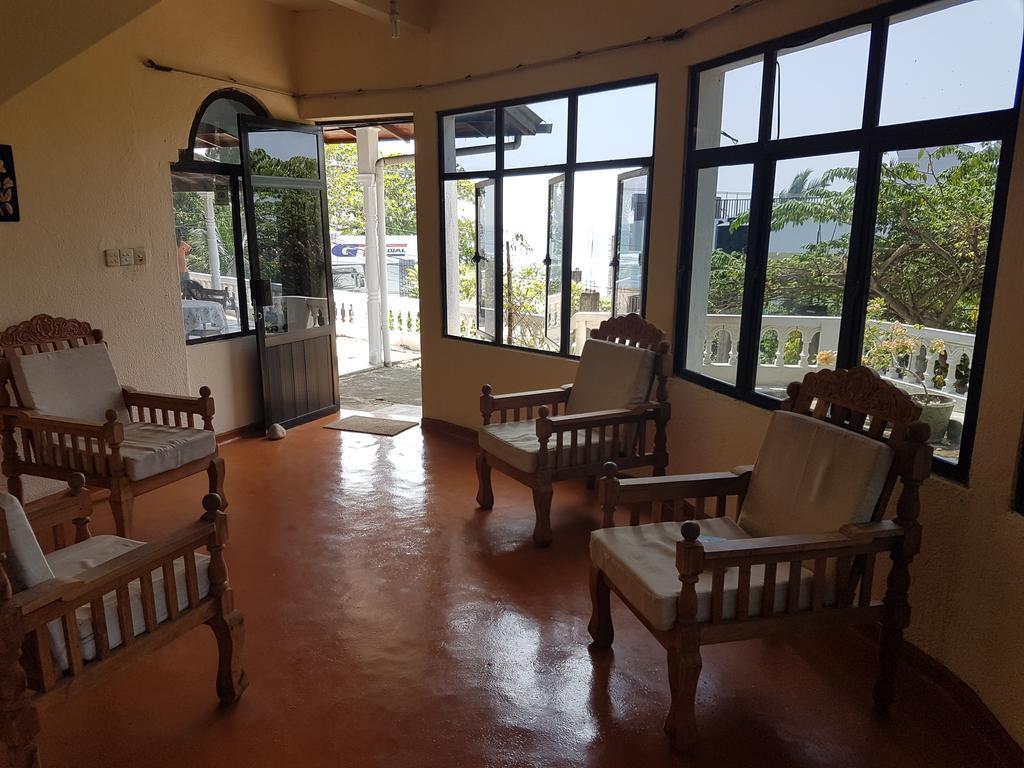 The Ocean Bed and Breakfast Unawatuna Buitenkant foto