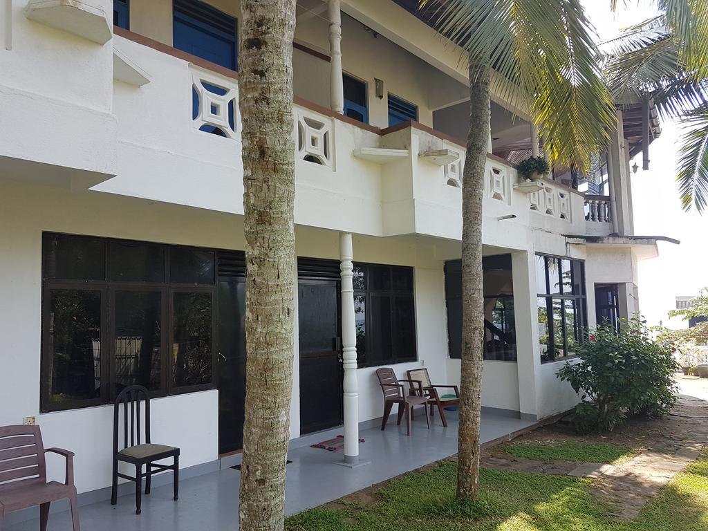 The Ocean Bed and Breakfast Unawatuna Buitenkant foto