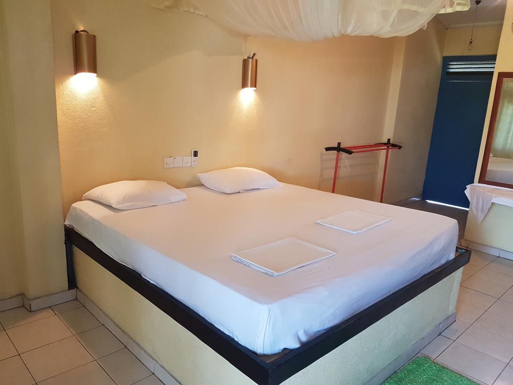 The Ocean Bed and Breakfast Unawatuna Buitenkant foto
